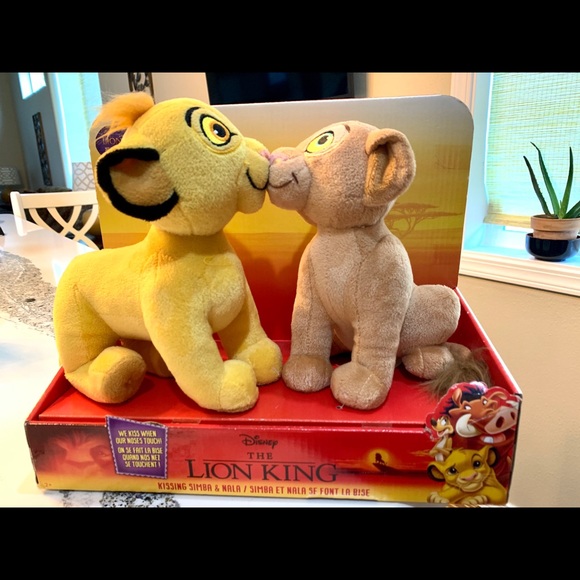 The Lion King Kissing Simba and Nala 10-Inch Set - Picture 2 of 2